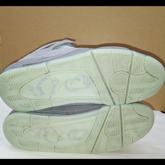 Rare Jordan 4 Retro x KAWS Cool Grey 2017 Size 11 Glow Kicks Sneakers - Picture 3 of 10